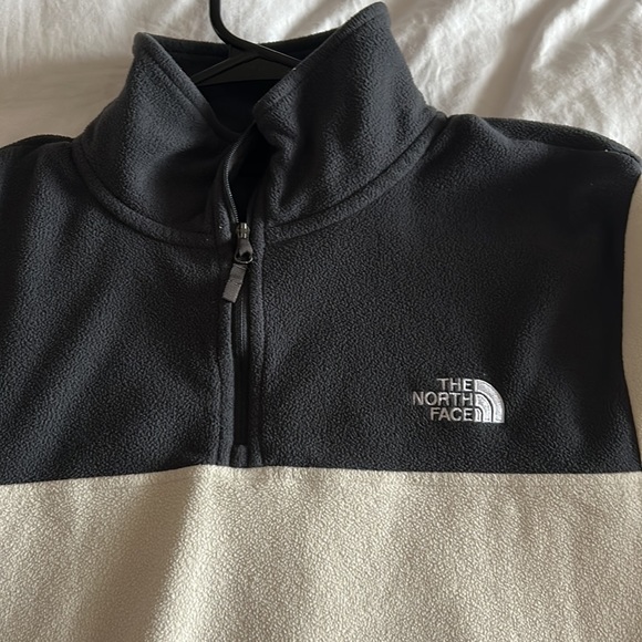 The North Face Tka glacier 1/4 zip fleece in white/gray - Picture 3 of 5